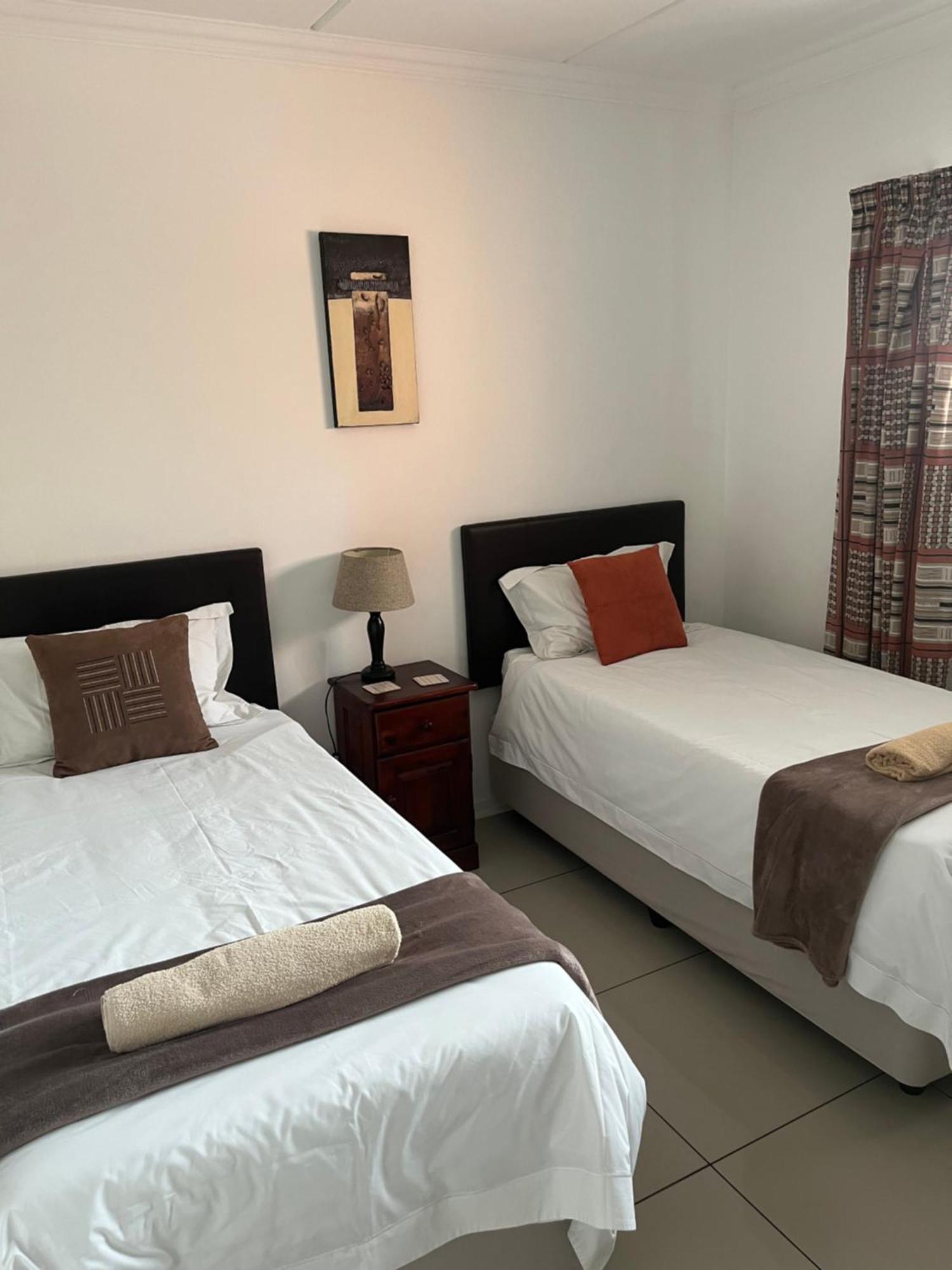 Or Tambo Self Catering Apartments, The Willows บ็อคสเบิร์ก ภายนอก รูปภาพ