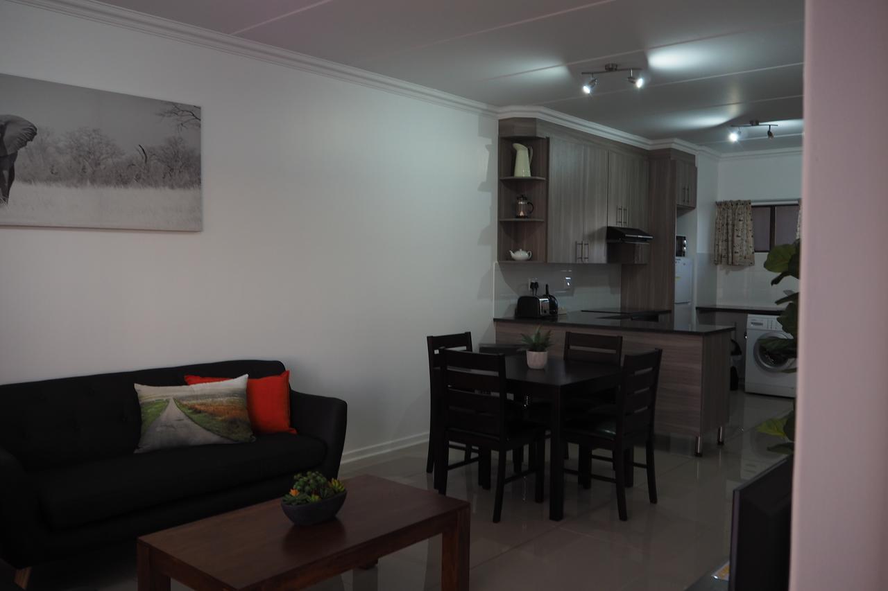 Or Tambo Self Catering Apartments, The Willows บ็อคสเบิร์ก ภายนอก รูปภาพ