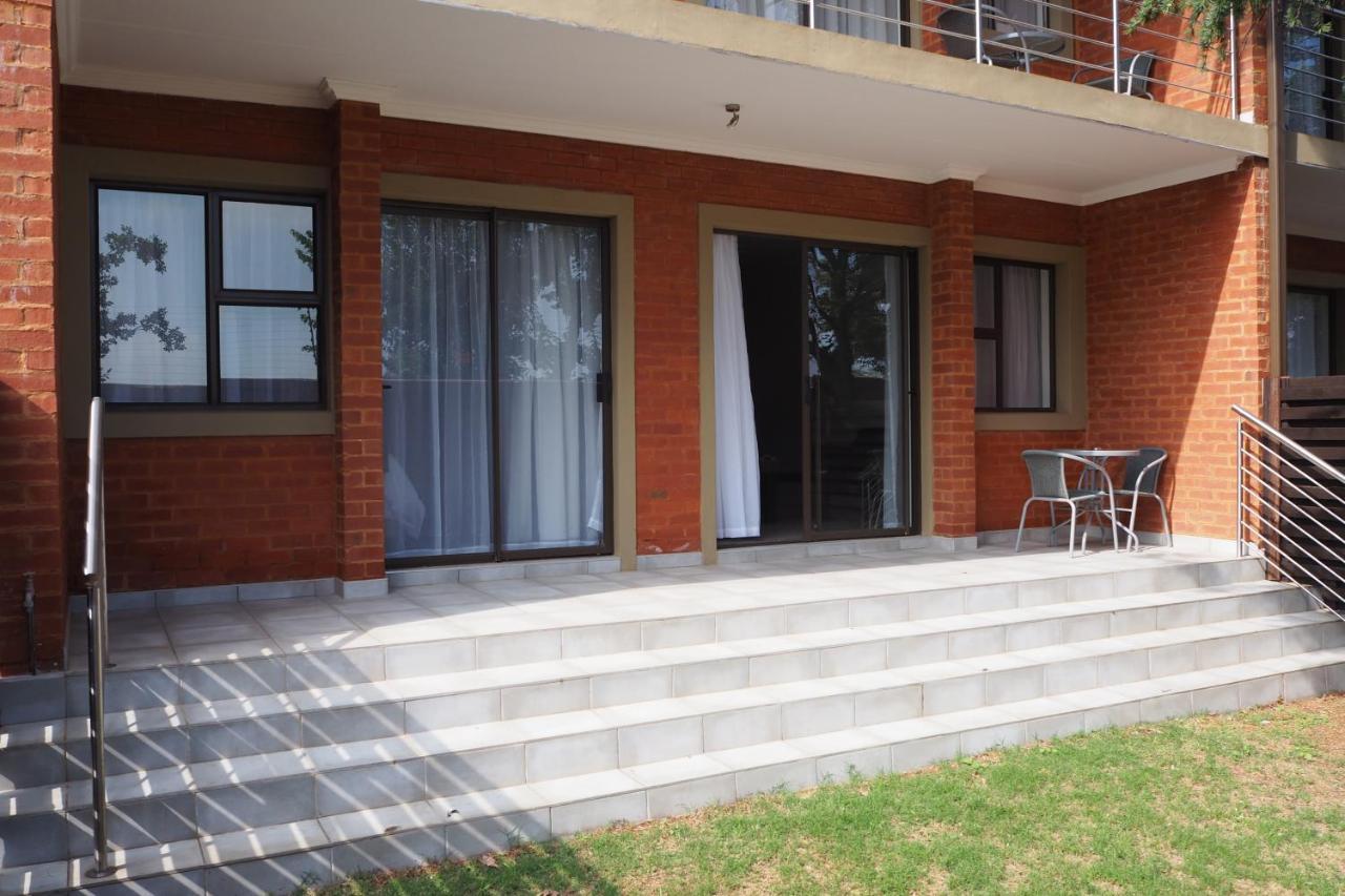 Or Tambo Self Catering Apartments, The Willows บ็อคสเบิร์ก ภายนอก รูปภาพ