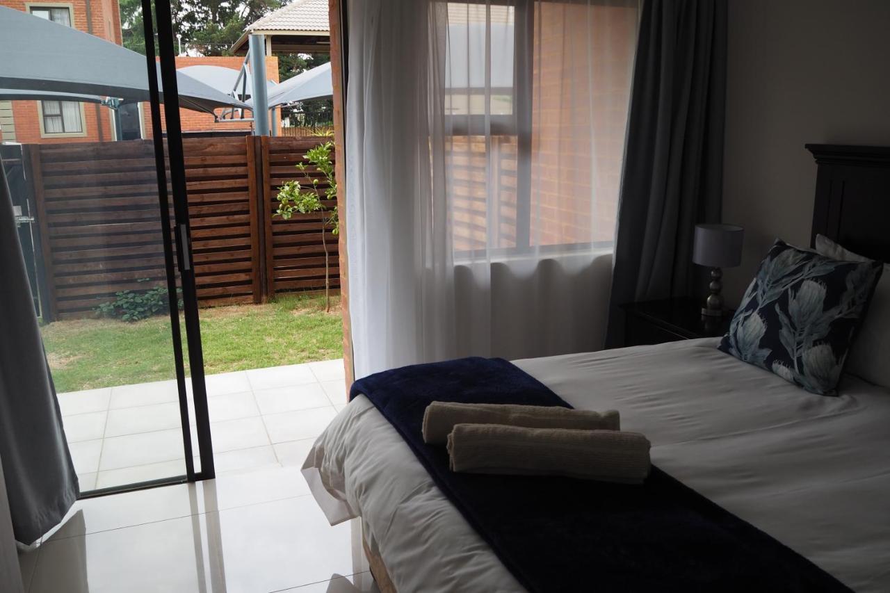 Or Tambo Self Catering Apartments, The Willows บ็อคสเบิร์ก ภายนอก รูปภาพ
